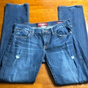 Lucky size 8. Little distress